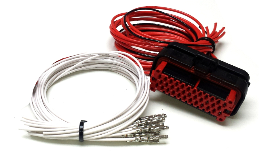 8-Kanal-PDP-Stecker_mit_Kabeln